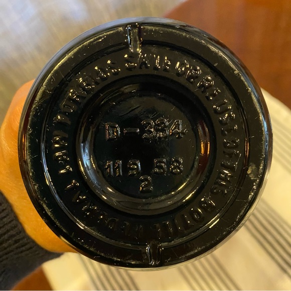 Vintage Jim Beam collectible black glass whiskey decanter - Picture 6 of 9